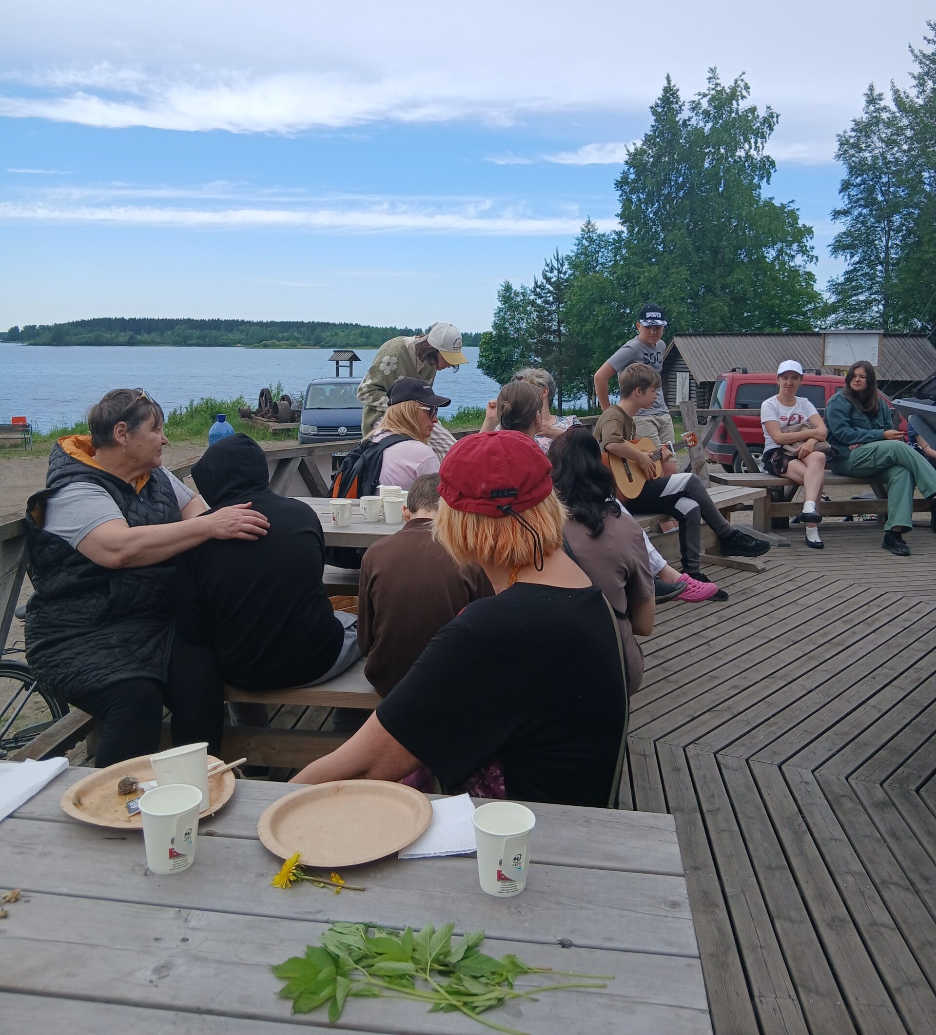 Hoivaa ja voimaa luonnonkasveista ja yhteisöllisyydestä